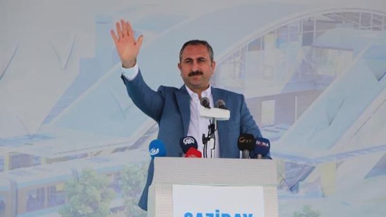 Bakan Gül: CHP Genel Başkanı buyursun er meydanına gelsin