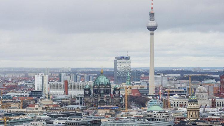 Berlinde Türklere köpekli saldırı