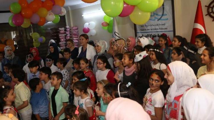 Suriyeli çocuklar 23 Nisanı kutladı