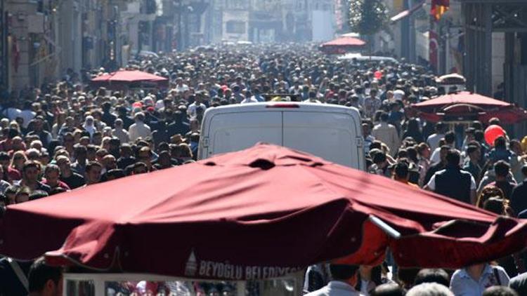 İstanbulda bugün... İnsan seli oluştu