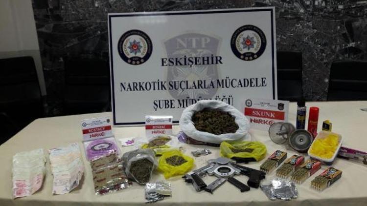 Eskişehirde uyuşturucu operasyonu: 10 gözaltı