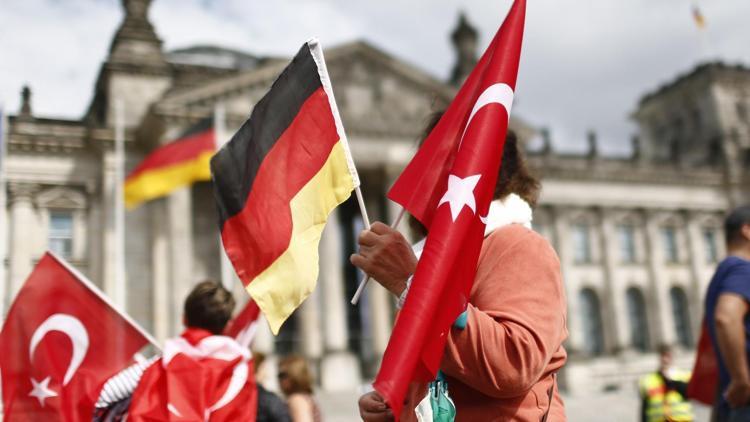 Gerilimin gölgesinde Almanya ile kritik görüşme: Masada 2 konu