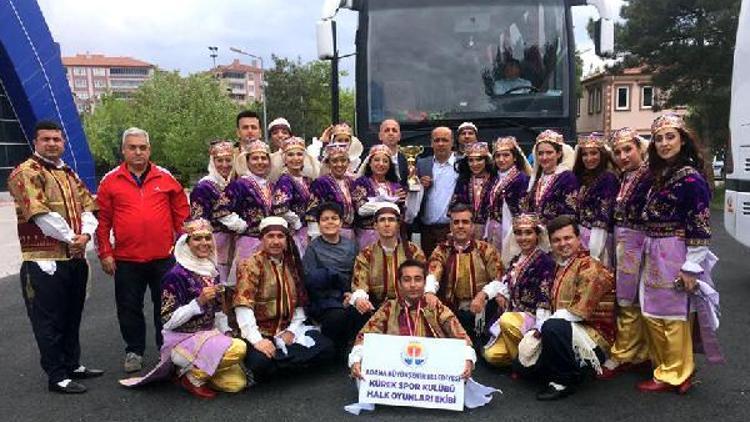 Adana Büyükşehir halk oyunlarında bölge şampiyonu