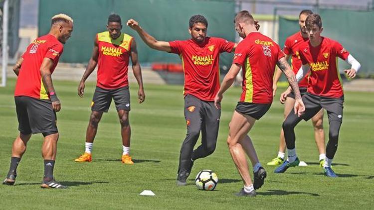 Göztepede Karabükspor maçı hazırlıkları devam ediyor