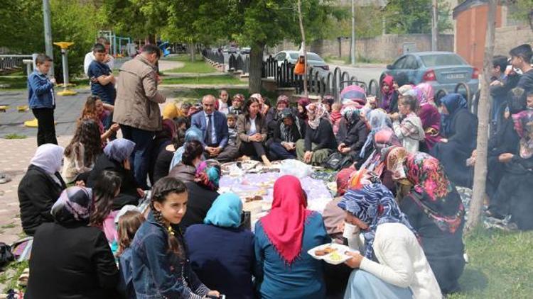 Belediye Başkanı Aydın, kadınların gün davetini geri çevirmedi