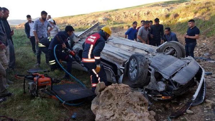 Otomobil dere yatağına uçtu: 1 ölü, 1 yaralı