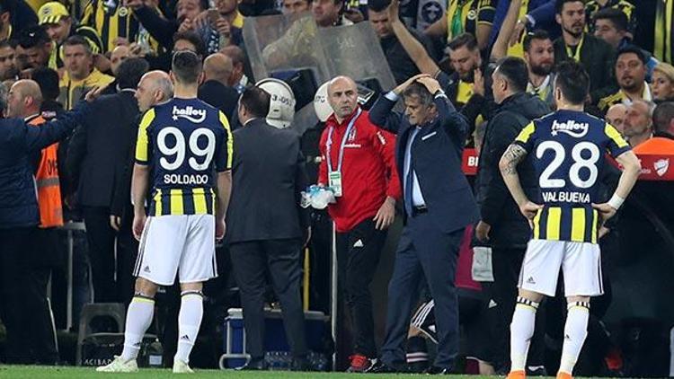 TFF olaylar nedeniyle yarıda kalan Fenerbahçe - Beşiktaş derbisinin tarihi ve cezaları açıklandı
