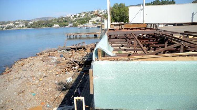 Hadisenin işlettiği beach club yıkıldı
