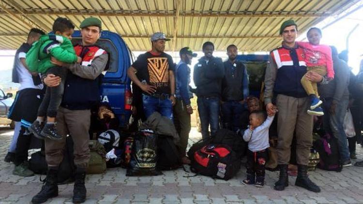 Urla’da 28 kaçak göçmen yakalandı