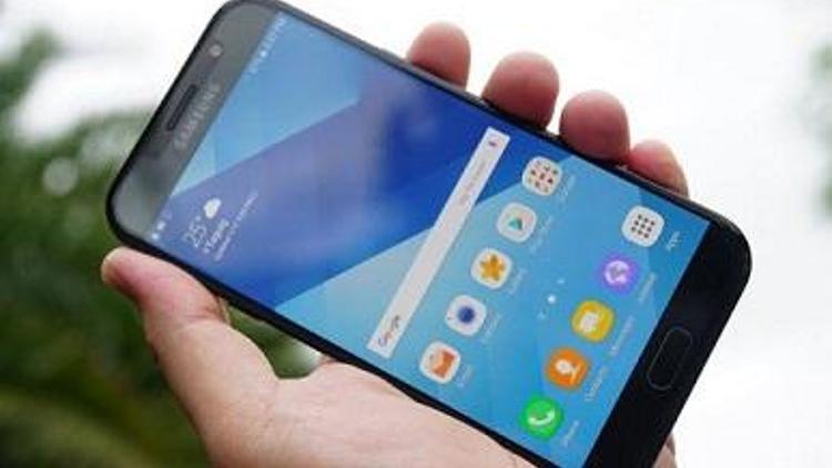 Galaxy A7 için Android Oreo güncellemesi yayında