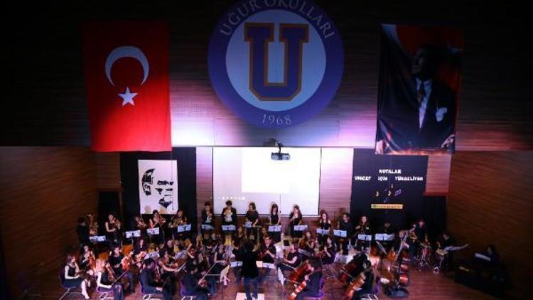 Uğur Okulları ev sahipliğinde yardım konseri düzenlendi