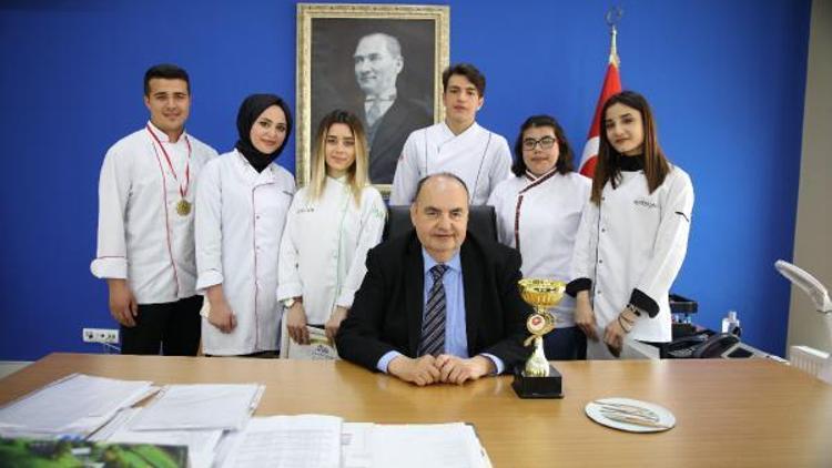 İstanbul Esenyurt Üniversitesi, Üniversitelerarası Yemek Yarışması’nda 6 madalya kazandı