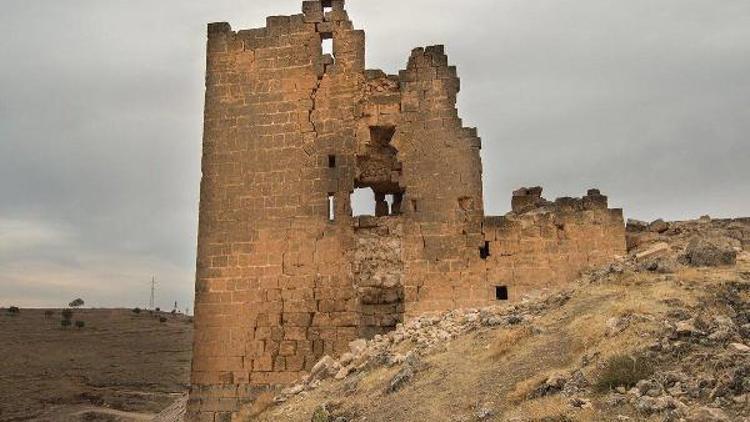 Zerzevan Kalesindeki Mithras Tapınağına giden 2 koridor bulundu