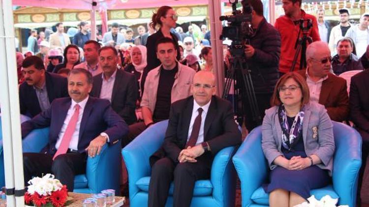 Başbakan Yardımcısı Şimşek: Türkiyede kitap okuma oranı binde 1
