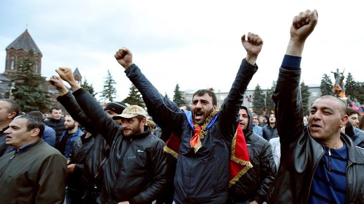 Ermenistanda iktidar partisi aday çıkarmıyor