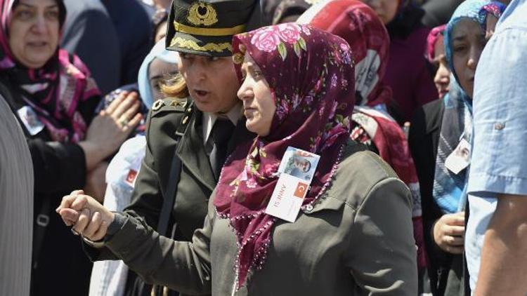 Fotoğraflar // Şehit Piyade Onbaşı Sedat Mekan son yolculuğuna uğurlandı