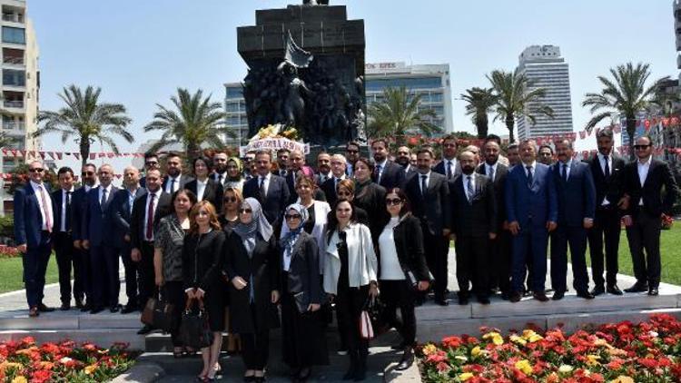 AK Parti İzmir İl Başkanı Aydın Şengül mazbatasını aldı (2)