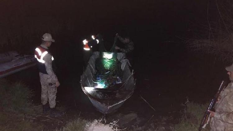 Kaçak avlanan 2 ton İnci Kefali, Van Gölüne geri bırakıldı