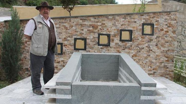 Oyuncu Yakup Yavru, memleketi Amasyada kendisine mezar yaptırdı