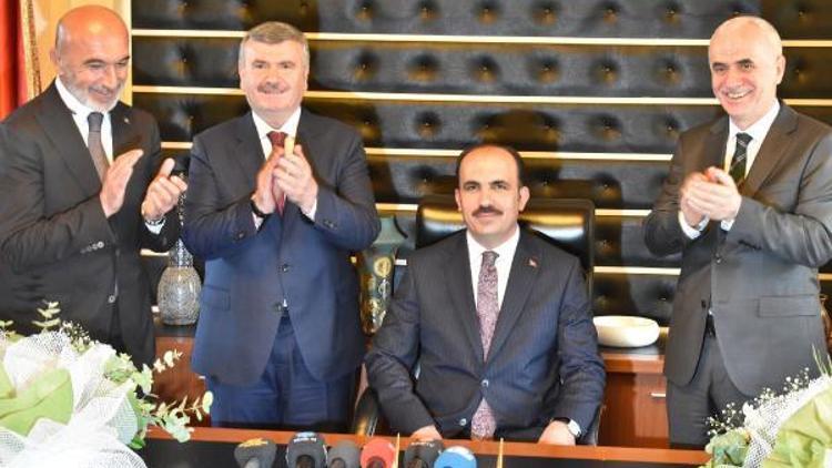 Konya Büyükşehir Belediyesinde yeni başkan göreve başladı