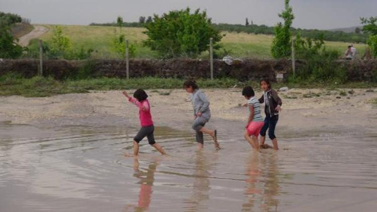 Şanlıurfa’da yağmur sele döndü