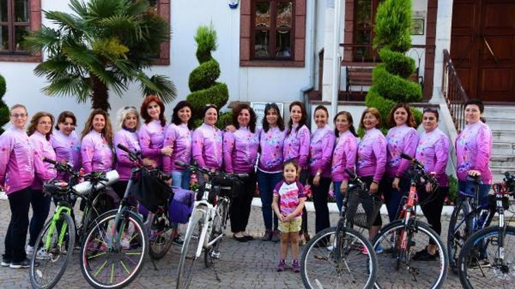 Mor pedallar, Türk Kadınının Zaferi için çevrilecek