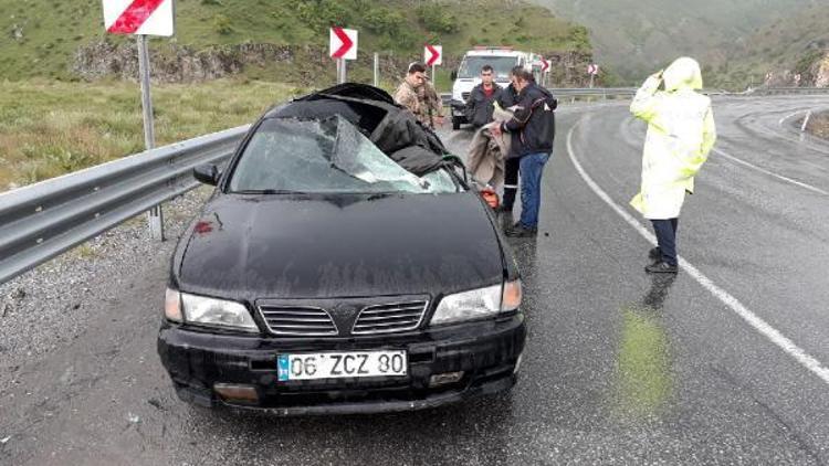Bitliste TIR otomobile çarptı: 1 ölü, 2 yaralı