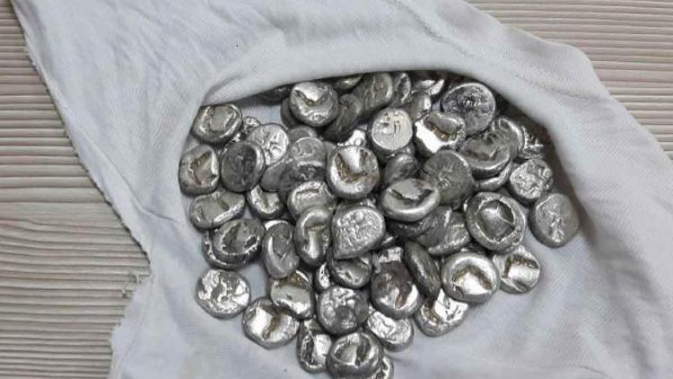 Dalamanda Bizans dönemi 76 gümüş sikke ele geçirildi