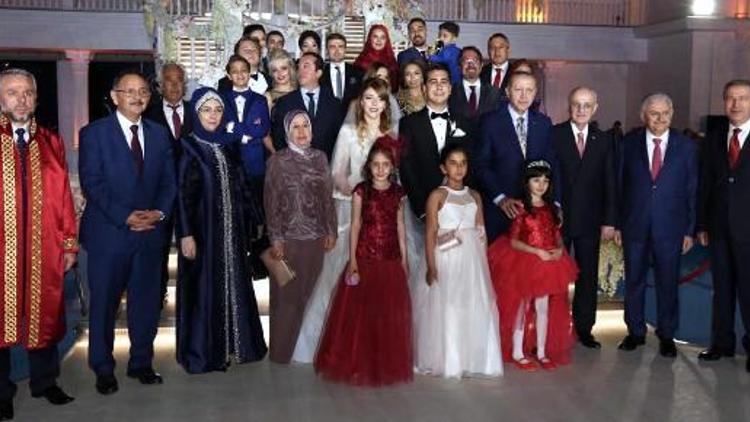 Cumhurbaşkanı Erdoğan, Kayseride Özhaseki ailesinin nikah törenine katıldı