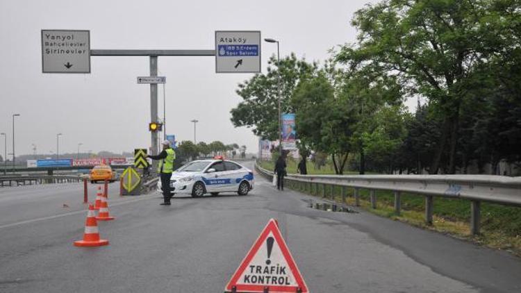 ek fotoğraflar// AK Parti İl Kongresi nedeniyle bazı yollar trafiğe kapatıldı