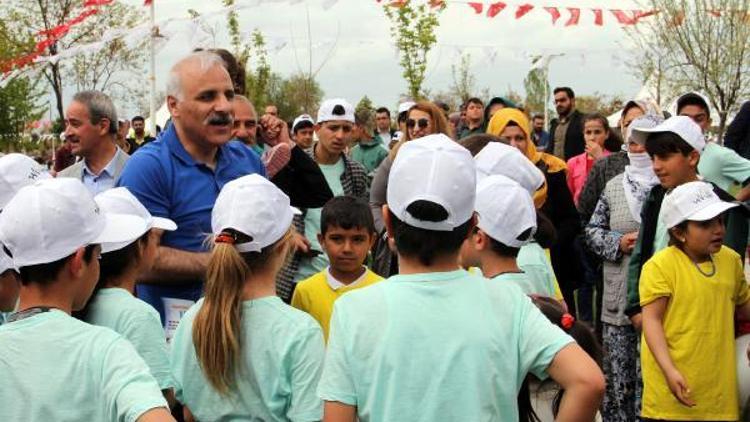 Van Büyükşehir Belediyesi tarafından çocuk şenliği yapıldı