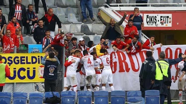 Antalyaspor, ligde kalmayı büyük oranda garantiledi