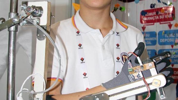 14 yaşındaki Artun, Mehmetçik için robot kol geliştirdi