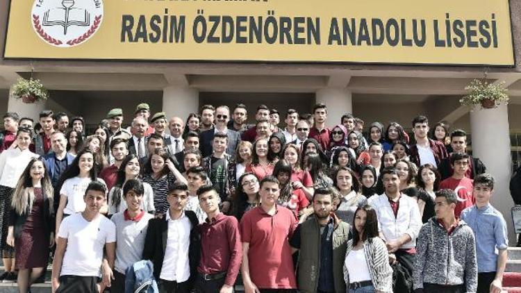 Başkan Akgül, gençlerle birlikte baharın gelişini kutladı