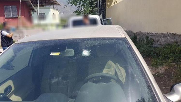 Çalıntı motosiklet baskınında polislere ateş açıldı: 2 yaralı