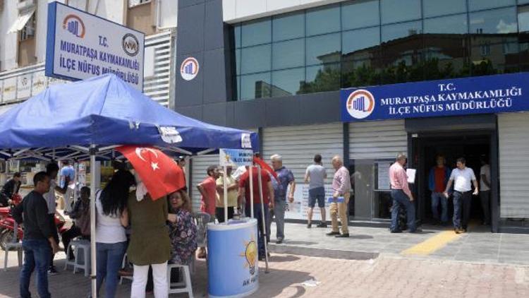 Antalyadaki nüfus müdürlüklerinde kayıt yoğunluğu