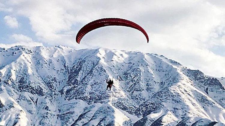 Kato Dağında artık paraşütler uçuyor