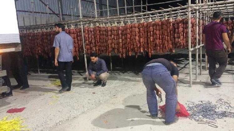Furkan Vakfı, bağış için toplanan kurban etlerini sucuk yapıp satmış