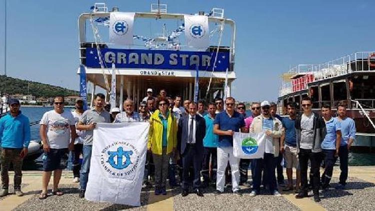 Çeşmede adalardan 3,5 ton çöp toplandı