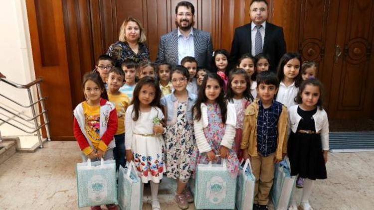 Aksaray Belediye Başkanını, anasınıfı öğrencileri ziyaret etti