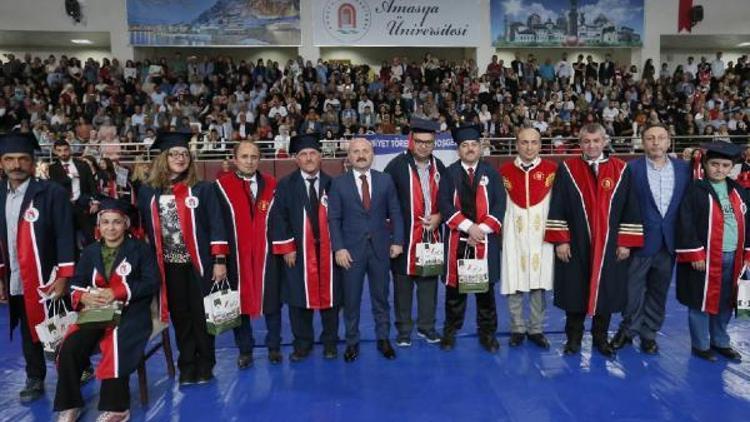 Amasya’da engelliler temsili mezuniyet sevinci yaşadı