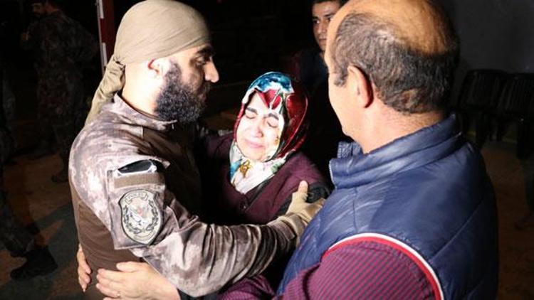 Afrinden dönen Özel Harekat polisleri ailelerine kavuştu