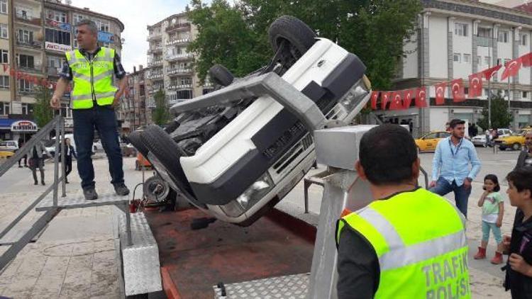 Trafikte hayatın gerçeğini yaşadılar