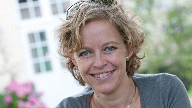 Inga Verhaert: ‘Başörtüsü yasağının kaldırılma vakti geldi