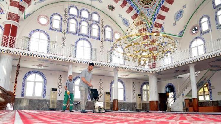Akdeniz’de camilerde temizlik seferberliği