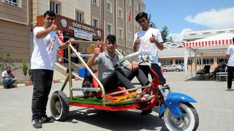 Liseliler hurdayı arazi aracına dönüştürdü