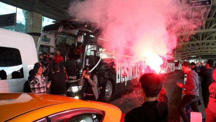 Beşiktaşa Ankarada meşaleli karşılama