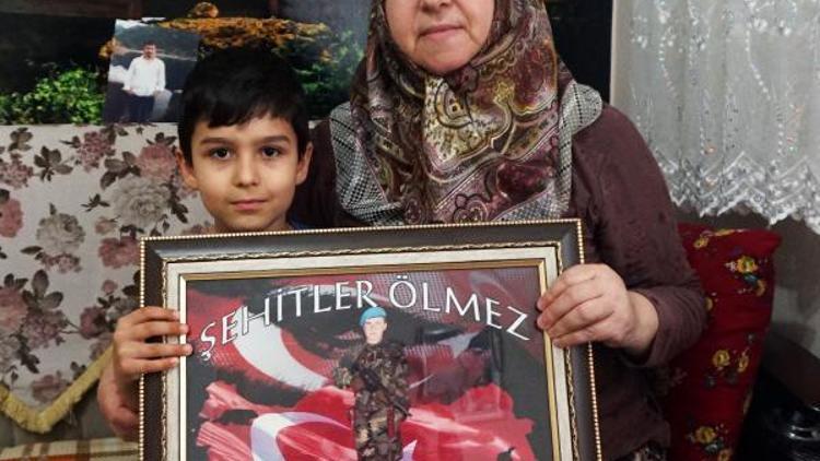 Şehit annesi, oğluyla aynı ismi taşıyan torunuyla hayata bağlandı