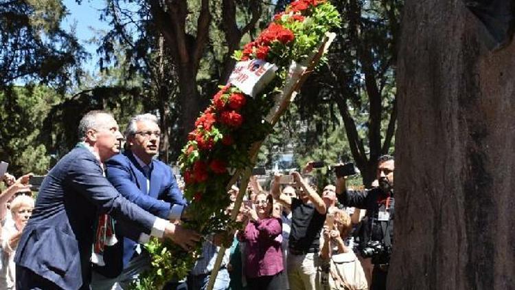 Muharrem İnceden Anneler Gününde Zübeyde Hanım ziyareti