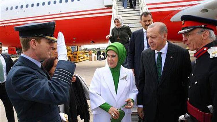 Cumhurbaşkanı Erdoğan Londrada... Uçaktan bağlanıp bu mesajı verdi